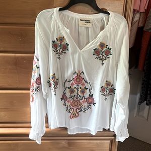 Medium - White with floral detail blouse